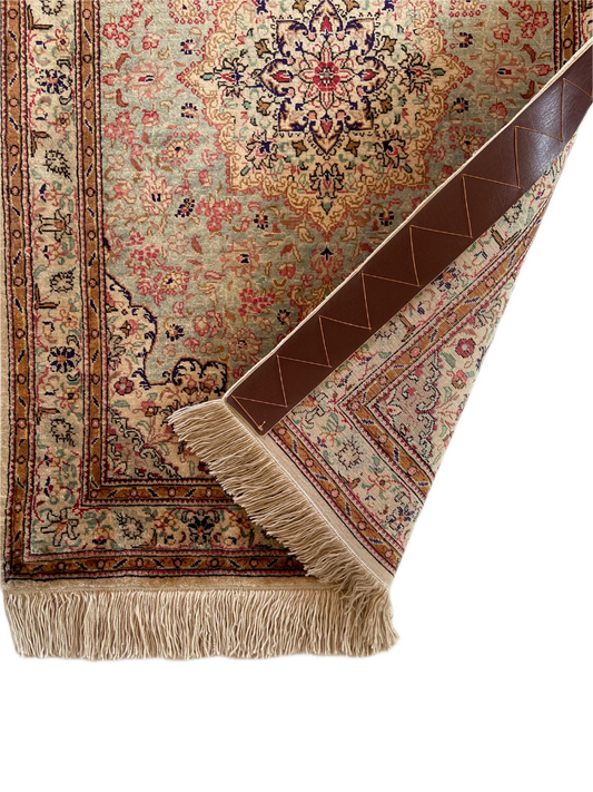 Seidenteppich aus Ghom 91 x 58cm - Farhadian.com